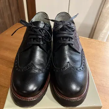 마가렛호웰 가죽 레이스업 윙팁 슈즈