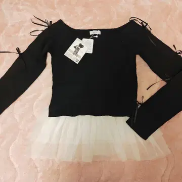 긴팔 상의 튤 포함