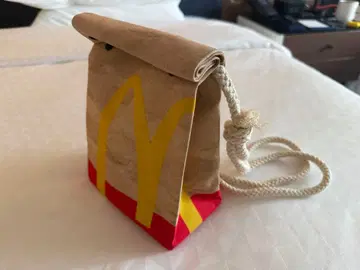 맥도날드 종이 봉투풍 숄더백