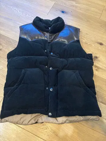 유나이티드 애로우즈 그린 라벨 가죽 절개 다운 베스트