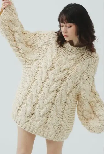 THE TOE MARAIS HANDMADE KNIT 아이보리