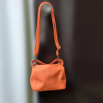 오렌지 숄더백