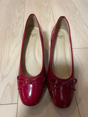 [미사용/Fin] 빨간색 리본 포함 힐 펌프스