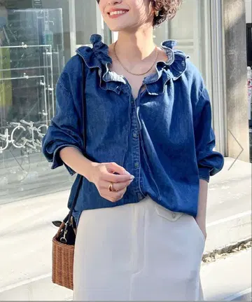 [ 새상품급 ] Rie Miller 프릴 개더 데님 블라우스