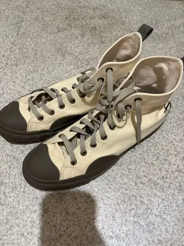 컨버스 스누피 콜라보 하이컷 스니커즈 11월 말까지 판매