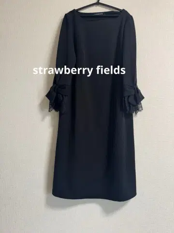 스트로베리 필즈 블랙 롱 원피스 소매 리본