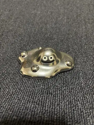 드래곤 퀘스트 도망친 메탈 피규어 오브제