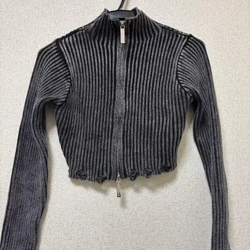 리브 프론트 지퍼 스웨터