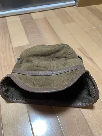 브라운 플라이트 캡 귀도리 포함