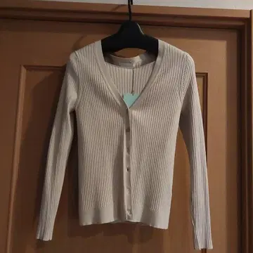 택 포함 새상품 aquagirl 베이지 가디건 반팔 스웨터 앙상블