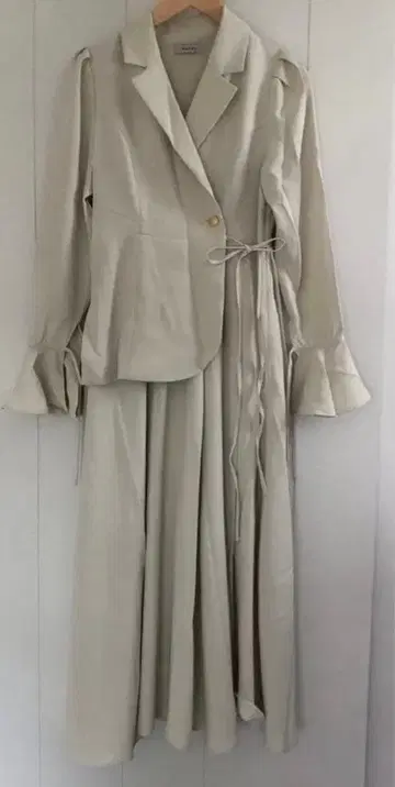 RANDA 테일러드 칼라 원피스