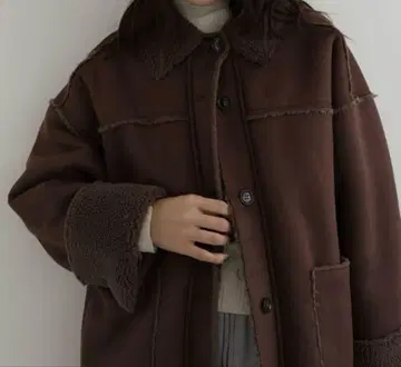 hellam LIAN 무스탕 보아 리버서블 코트 2025 브라운