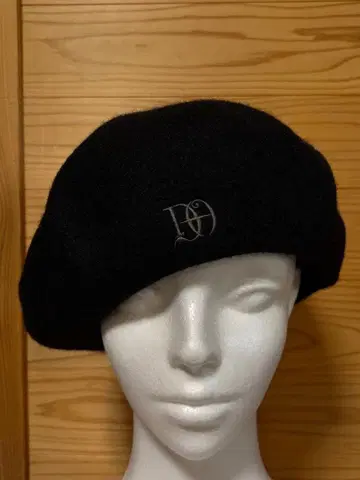 DRESS HIPPY (드레스 히피) 베레모 자수 로고 블랙 컬러