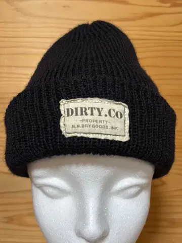 AT-DIRTY (앳더티) 블랙 컬러 니트 모자 DIRTY CO