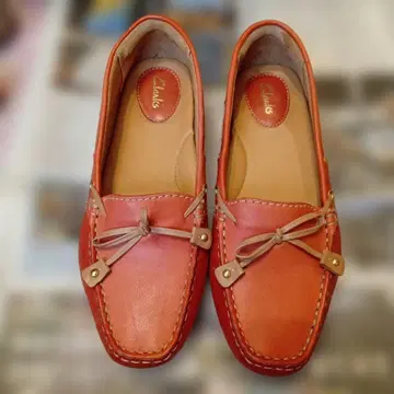 Clarks 오렌지 로퍼 23.5