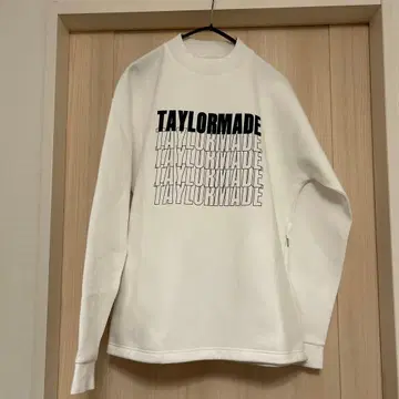 TaylorMade 화이트 트레이닝복 M 사이즈