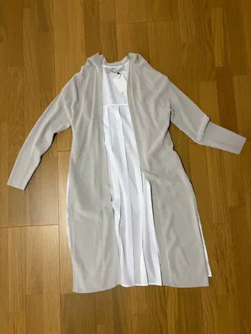 [ 미사용 새상품 ] 오즈모시스 백 플리츠 롱 가디건