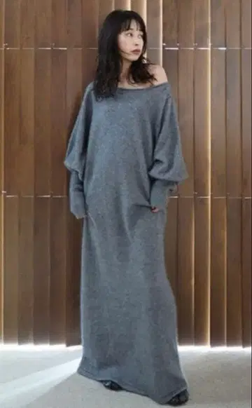 새상품급 [ CREDONA 크레도나 ] 라쿤 슬리브 디자인 니트 OP