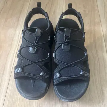 블랙 스포츠 샌들 통굽