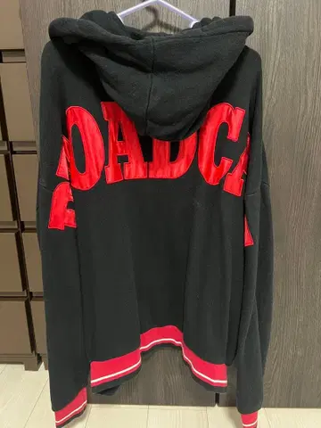 GYDA 후드 부착 후드티