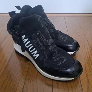 MUUM 통굽 스니커즈 웨지솔