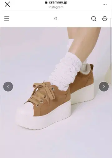 스즈키 아미 프로듀스 통굽 스니커즈 브라운 사이즈 M