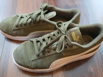 PUMA 올리브 스웨이드 스니커즈