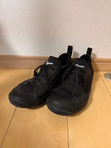 Danne / 다너 WRAPTOP LIGHT 26.0cm