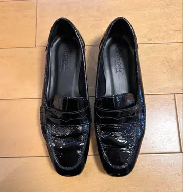 Stilmoda 블랙 에나멜 로퍼 36