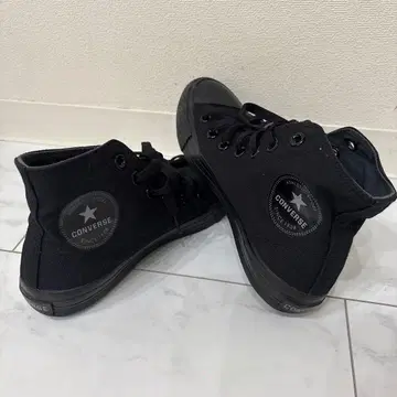 CONVERSE 블랙 하이컷 스니커즈