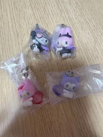 산리오 캐릭터즈 코아쿠마 스윙 마이멜로디 쿠로미 에모큥