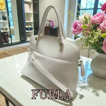 FURLA 베이지 핸드백 숄더 스트랩 포함