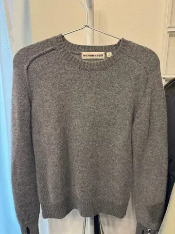 UNIQLO ANYA HINDMARCH 캐시미어 니트 스웨터