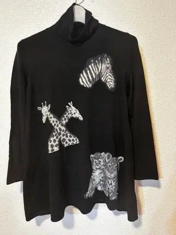 동물 패턴 블랙 긴팔 니트 사이즈 9