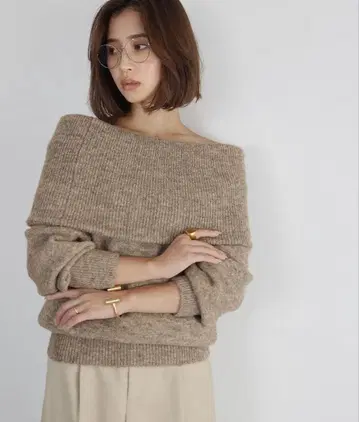 ELFRANK 오프숄더 베이지 니트 스웨터 FREE 사이즈