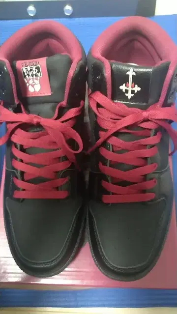 HUNTER x HUNTER 클로로 스니커즈