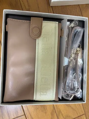 Clelia 베이지 숄더백