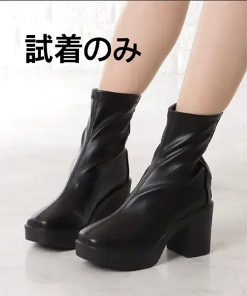 [ 새상품 ] Lace Ladies 가죽 느낌 심플 볼륨 부츠