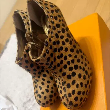 Werner 레오파드 무늬 퍼 부티