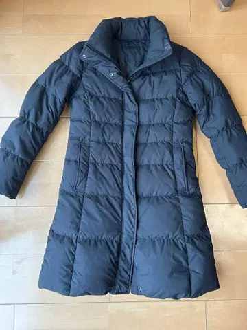 유니클로 블랙 다운 코트