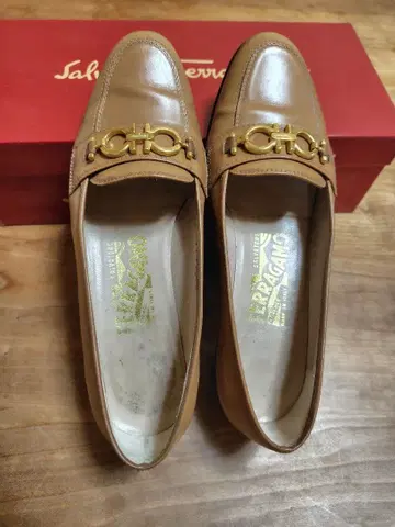 페라가모 베이지 로퍼