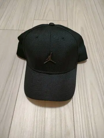 새상품급 조던 메탈 로고 캡 블랙