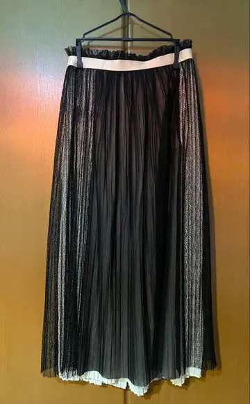 UNITED TOKYO 유나이티드 도쿄 플리츠 스커트