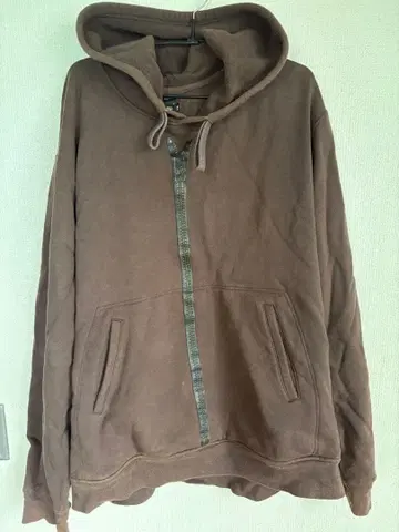 브라운 페이크 지퍼 후드 부착 후드티 AG