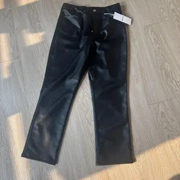 COMME CA ISM 블랙 합성 피혁 팬츠 정가 6900엔