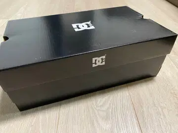 DC SHOES 새상품 스니커즈 28cm