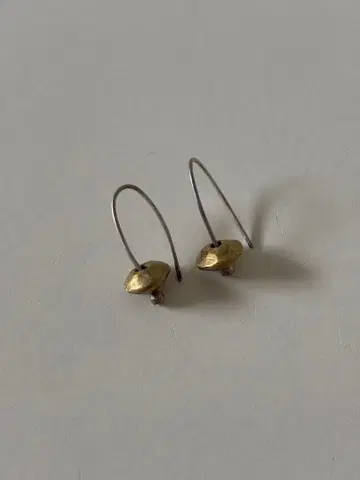 차하트 시키야리에 cnr by chahat 브라스 비즈 귀걸이