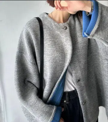 미사용 새상품 W 페이스 배색 니트 가디건 CE1380005