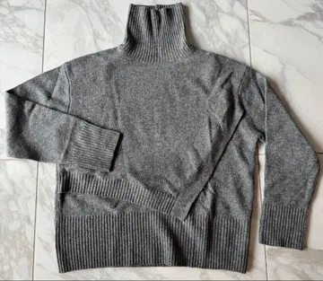 LE CIEL BLEU 프린지 그레이 터틀넥 니트