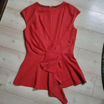 새상품급! FOXEY NEW YORK 슬리브리스 상의 38